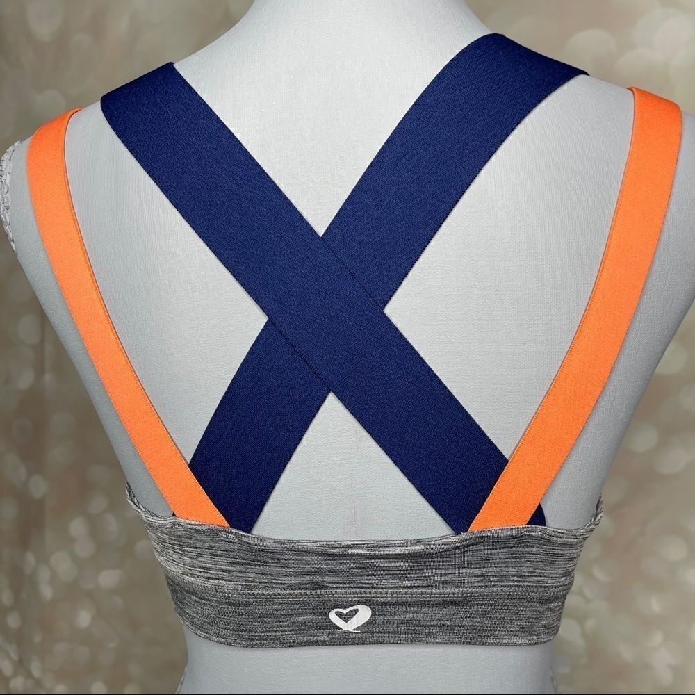 Shoactive Criss Sports Bra NWT Small